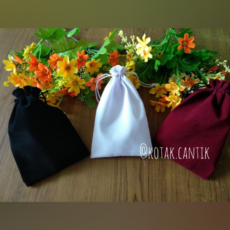 Pouch bludru/ kantong kain/ pouch kain bahan bludru kabulon
