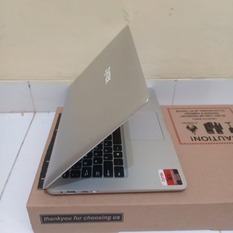 Laptop Zyrex Sky 232 (14 Inc) Celeron N3350 Ram 4/32Gb Os. windows siap pakai Super Slim, Silver