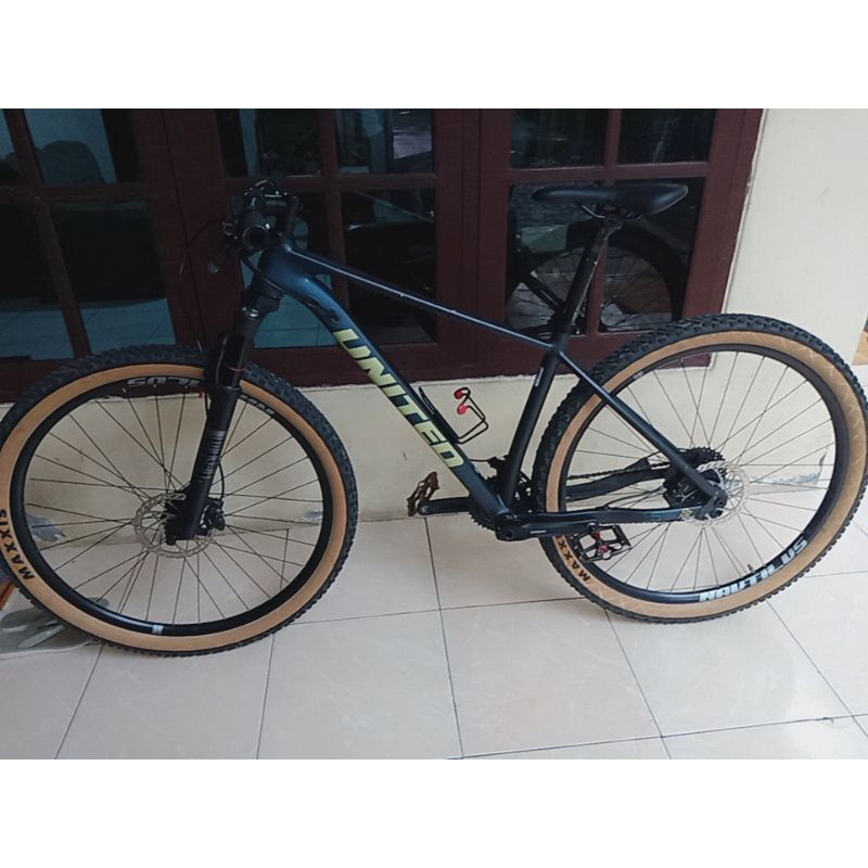 Sepeda MTB UNITED