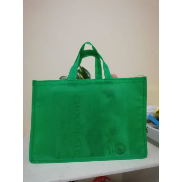 

tas spunbond tempat souvenir murah