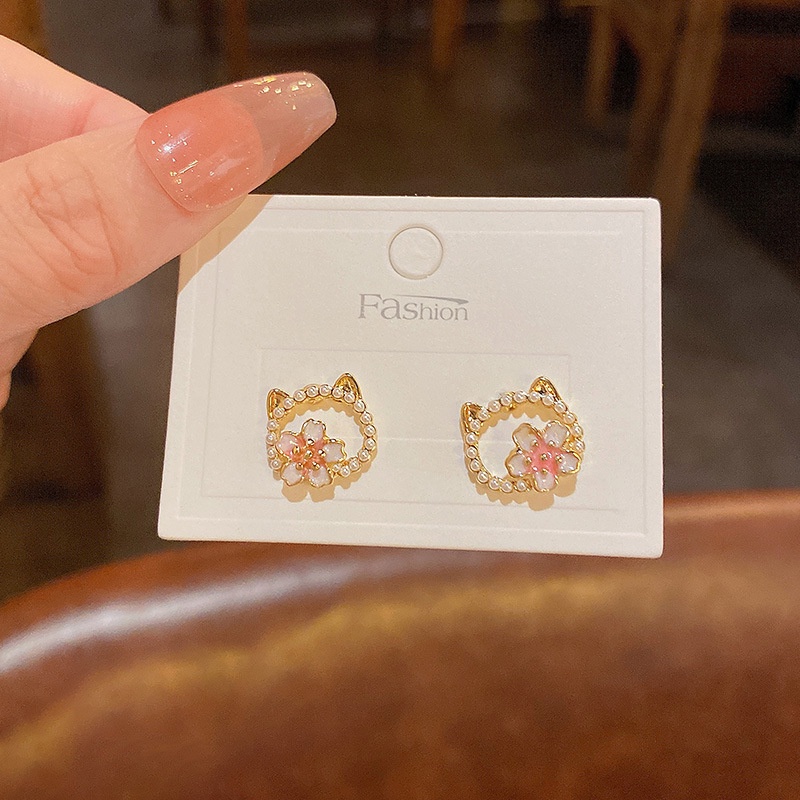 Anting Tusuk Motif Kucing / Bunga Lucu Bahan Sterling silver 925 Hias Mutiara Imitasi Untuk Wanita