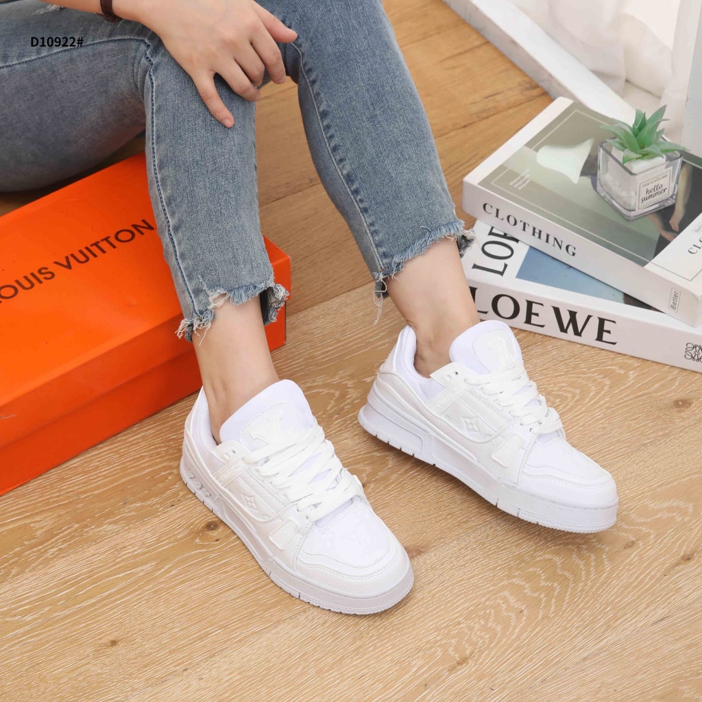 Trainer Low Denim Monogram Leather For Women Sneakers D10922 D10923