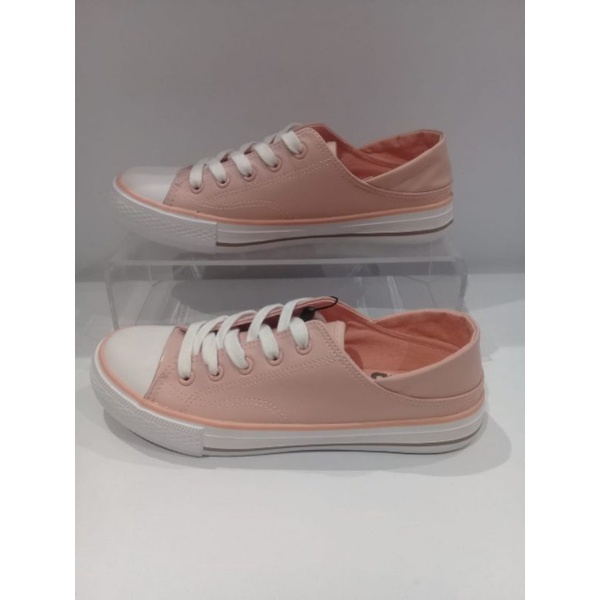 Bata- koleksi sepatu bata