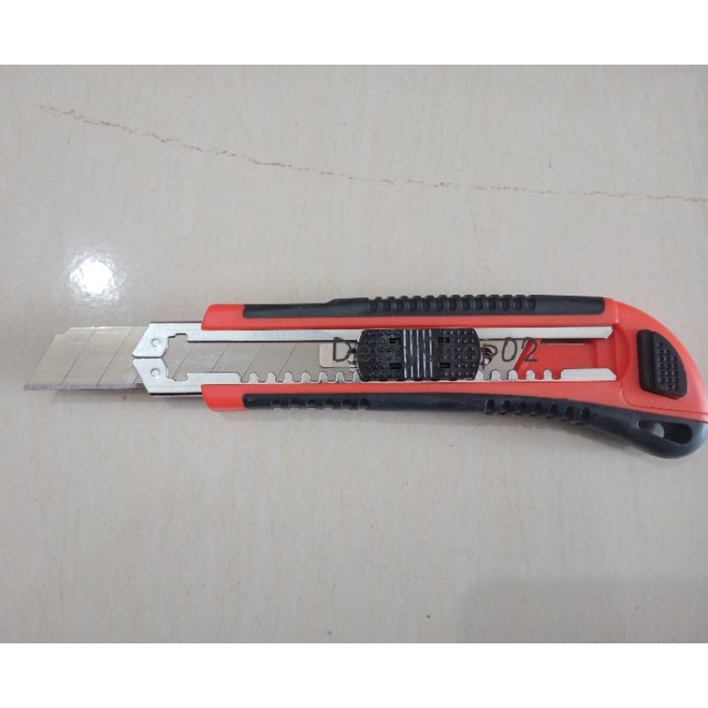 

Pisau Cutter CAMEL Pisau Karet Cutter Kater Besar + Refill