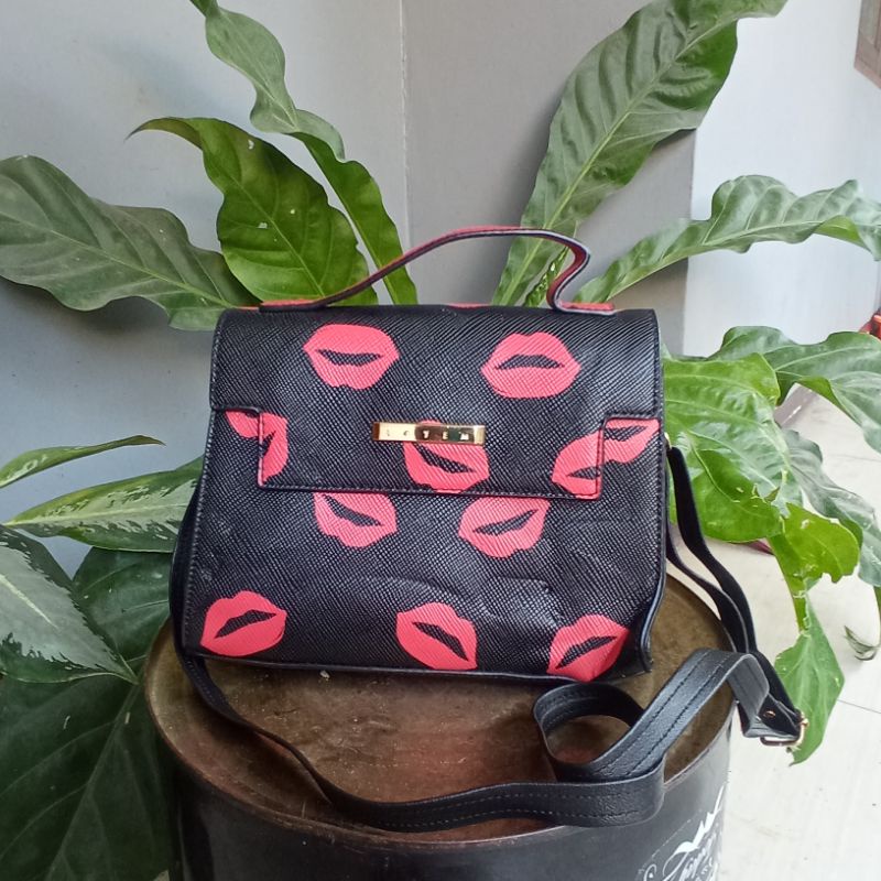 Tas sling Latem like new