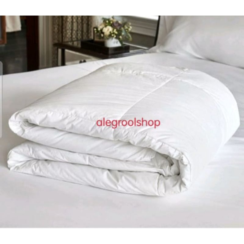 DUVET/QUILT/ INNER BEDCOVER POLOS PUTIH