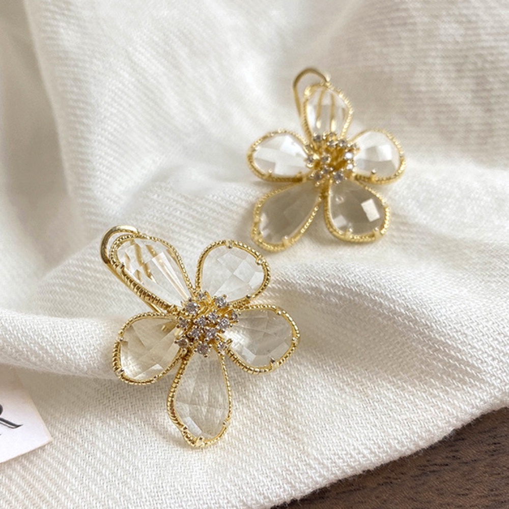 Anting Bentuk Bunga Aksen Kristal Bahan Alloy Gaya Retro Untuk Wanita