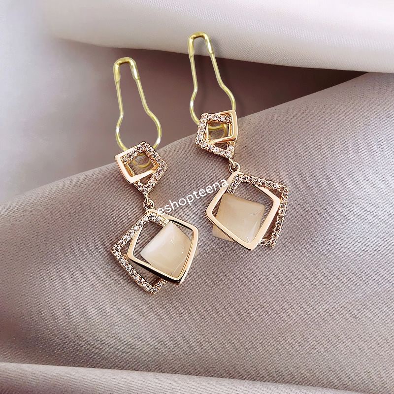 A101 anting hijab juntai segi 4 double cream gold_anting jilbab