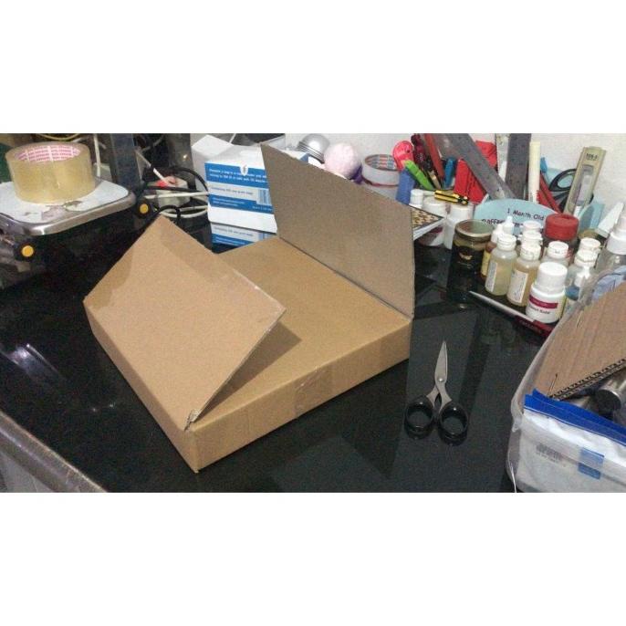 

TOP DUS KOSONG UK 25 X 25 X 5 CM, KEMASAN PACKAGING KARDUS KERTAS OKE