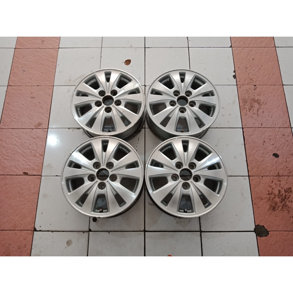 Velg Mobil Bekas Seken Ring 15 Lubang 5 Copotan STD INOVA R15X6 5X114,3 ET45