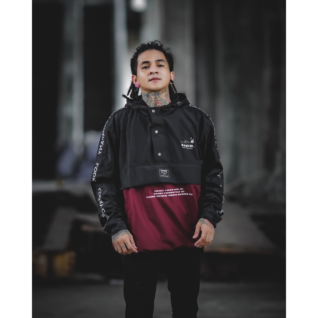 JAKET PRIA - JAKET PARASUT - JAKET CAGOULE HEDON COMPANY - JAKET CAGOULE SALVIO HEXIA - JAKET KANTONG - JAKET CAGOULE PRIA - JAKET PARASUT PRIA - JAKET MOTOR - JAKET GUNUNG - JAKET OUTDOOR - JACKET PRIA - JAKET COWOK - JAKET KEKINIAN - JAKET LAKI-LAKI-Hitam Maroon Boom