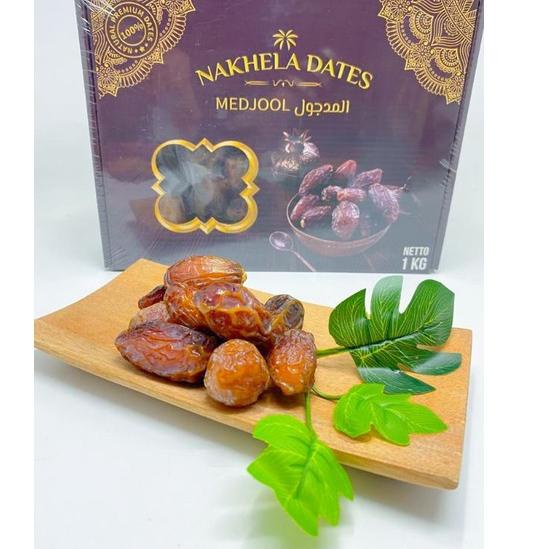 

10.10 BIG SALE FASION 1Kg Kurma Medjool Nakhela Dates / Packing Eksklusif Nakhela Dates !!
