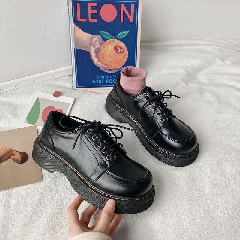 sepatu kulit docmart