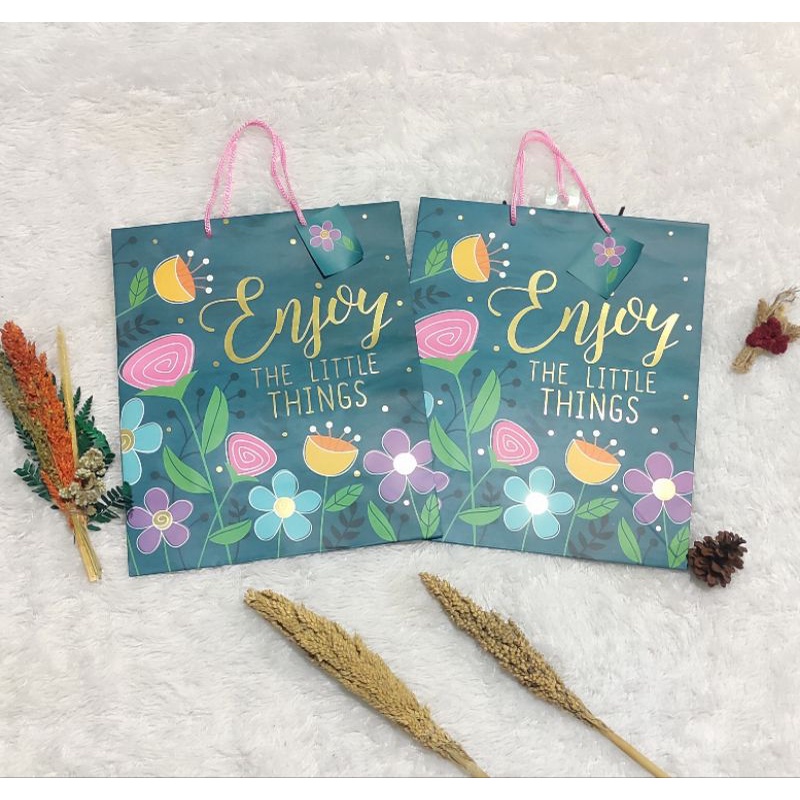 Paperbag Motif Ukuran PxLxT 25 x 11 x 30 cm