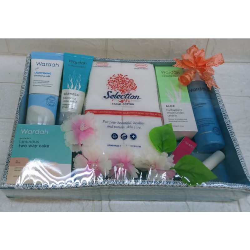 PAKET SESERAHAN WARDAH NATURE DAIILY PARCEL MURAH/WARDAH PAKET SESERAHAN LENGKAP/WARDAH HANTARAN NIK