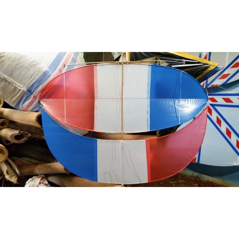 mainan layang layang kecil, panjang sayap 78 cm, model PEPET/ekor bulanan