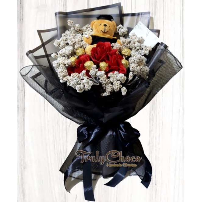 

Kado Hadiah Cokelat Trulychoco dan Bouquet Bunga wisuda / anniversary /ulqng tahun