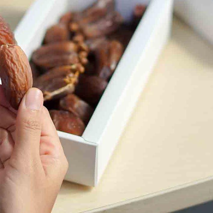 

Kurma Tunisia Tangkai 1kg Timur Tengah Premium Deglet Noor Branch