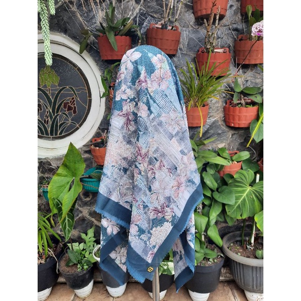 Preloved Buttonscarves Malaya Emerald