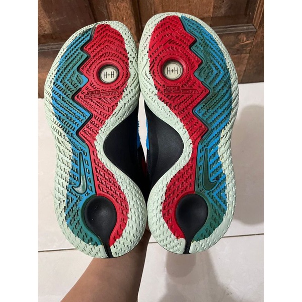 NIKE KYRIE FLAYTRAP EP SECOND