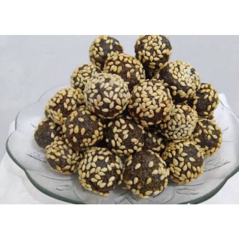 

KECIPUT WIJEN KETAN HITAM/KECIPUT KETAN HITAM/KECIPUT HITAM/KUE LEBARAN(250gr)/JAJANAN KHAS KELAYU(lombok timur)