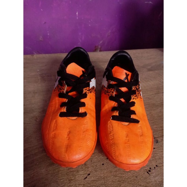 sepatu futsal anak second