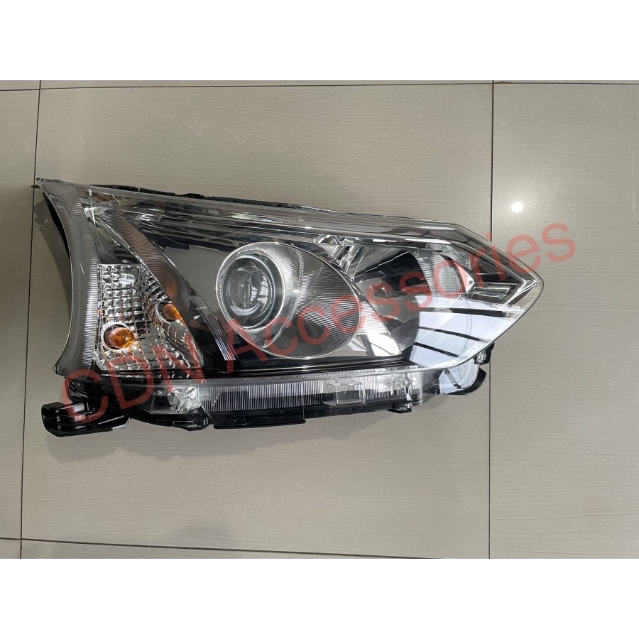 Headlamp Avanza Veloz 2016 - 2018 Original Koito/Lampu Depan Veloz