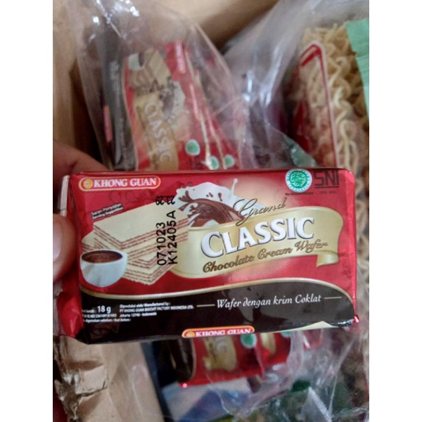 

Khong Guan Classic Wafer dengan Krim Cokelat 18gr