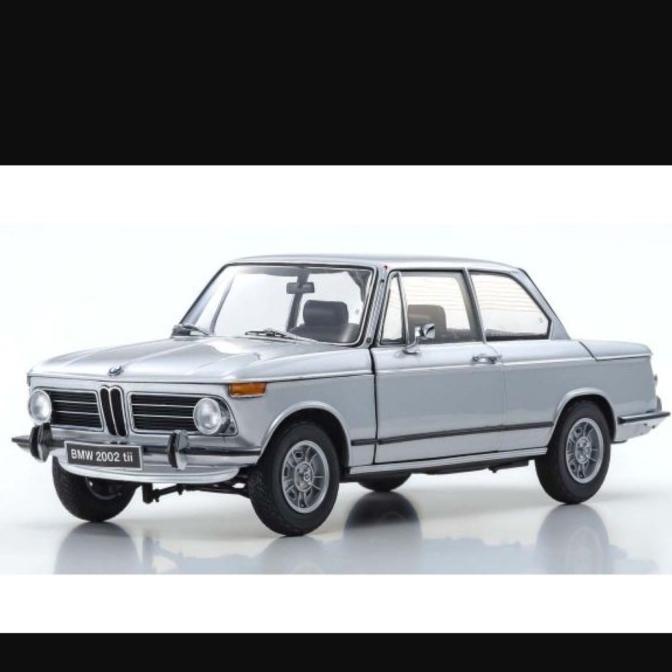 KYOSHO 1/18 BMW 2002 Tii SILVER