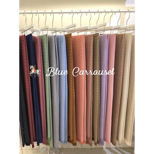 Buttonscarves Bimu Pleated Shawl