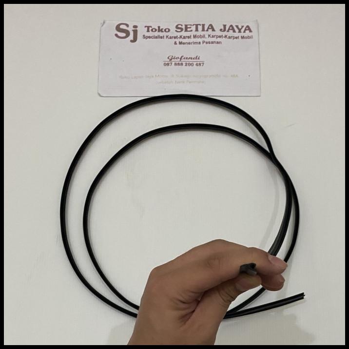 Karet List T Bawah Kaca Depan Mobil Universal