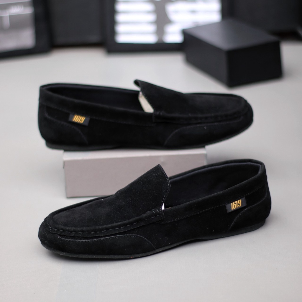MOLK Sepatu Slip On Pria Casual Kulit Sintetik Slop Hitam Cowok Trendy Simple Original Footwear