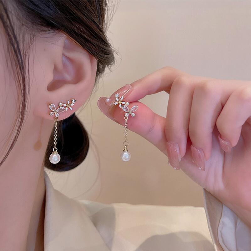 Fringed pearl sparkling diamond flower earrings Aksesoris fashion Korea Wanita