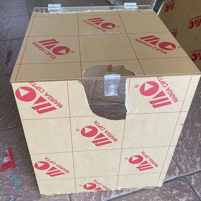 

Premium Acrylic/Akrilik Kotak Amal/Kotak Saran/Kotak Tips Ukuran 20X20X20Cm