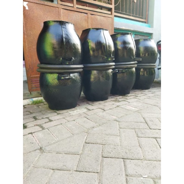 Tempat sampah terbuat dari ban bekas | Bak sampah karet