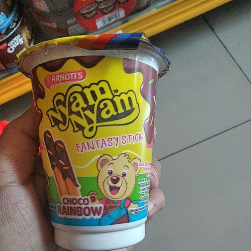 

nyam nyam stik choco rainbow