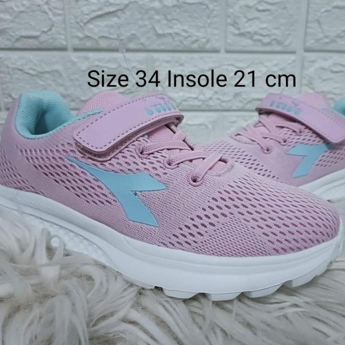 SEPATU SNEAKERS ANAK PEREMPUAN DIADORA ORIGINAL RT987469KIU