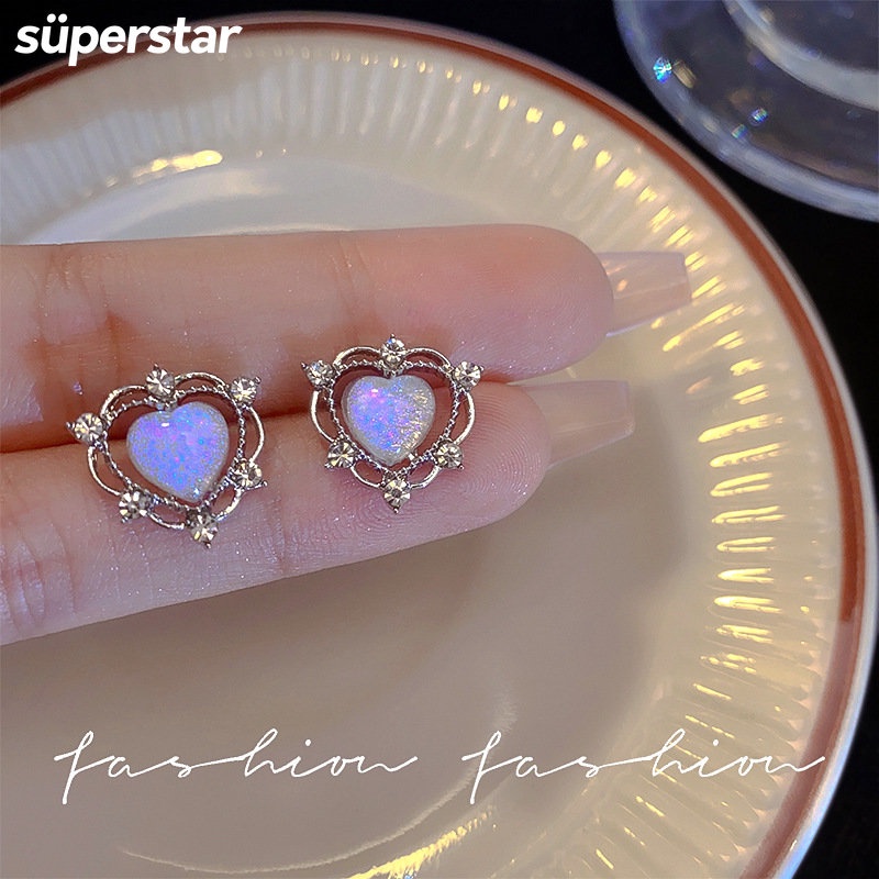 Anting Bentuk Hati Bahan Zirkon Aksen Kristal Gaya Retro Untuk Wanita