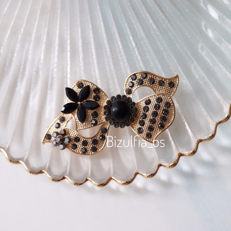 BROS PITA PEARL BROS MUTIARA BROS JILBAB BROS HIJAB BROS CANTIK BROS LUCU BROS PEARL BROS MEWAH BROS ELEGAN BROS DADA BROS KEBAYA BROS KUTUBARU AKSESORIES JILBAB AKSESORIES HIJAB SKVV PITATENGPEARL BIZULFIA_OS