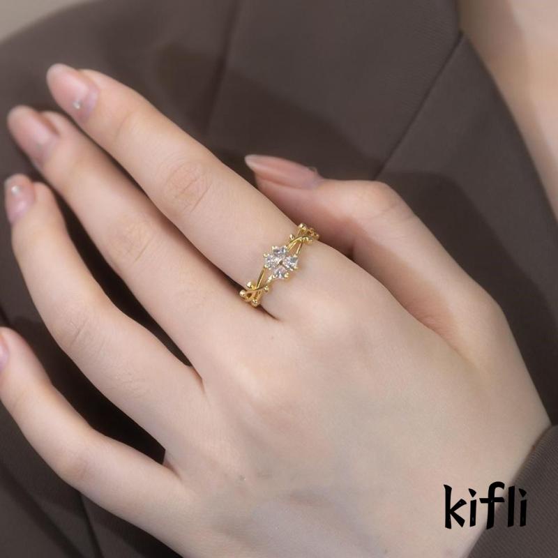 Cincin Desain Bunga Kecil Untuk Wanita