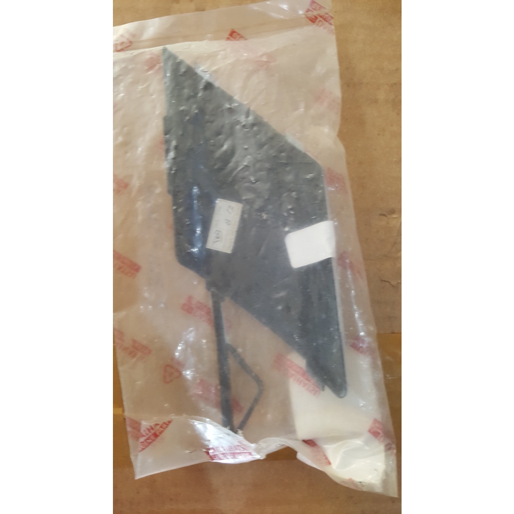 TUTUP DEREK BUMPER DEPAN DAIHATSU SIGRA