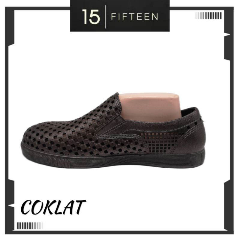 15 SHOP --- KINBOS Sepatu Karet Pria Slip On Lubang Keren M35