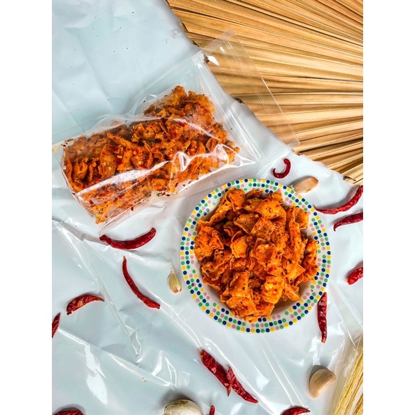 

Kripik pangsit pedas daun jeruk by:GG