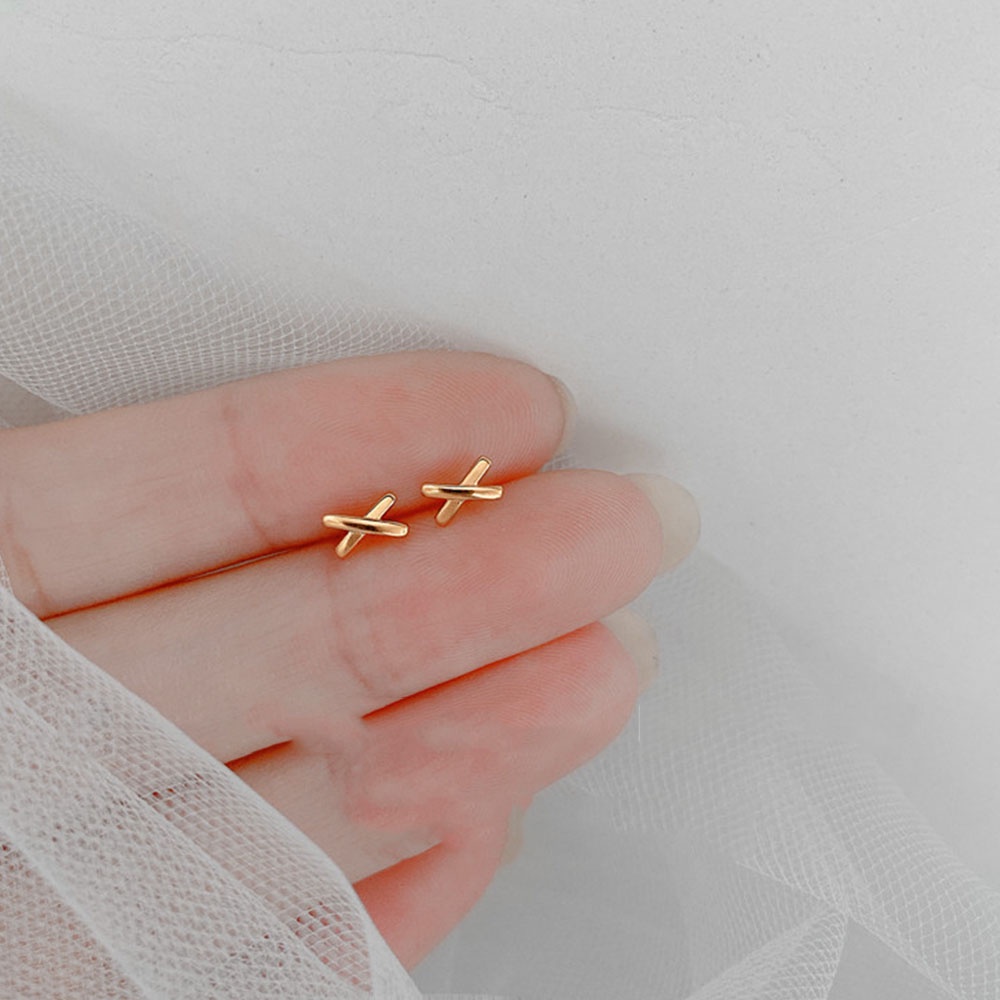 Anting Stud Desain Butterfly Bunga Bintang Segitiga Hati Geometris Warna Emas Untuk Wanita