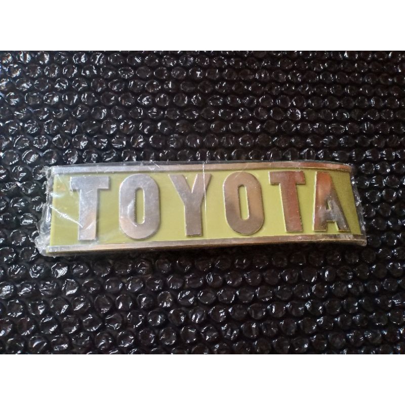 Logo Emblem Belakang Toyota Landcruiser