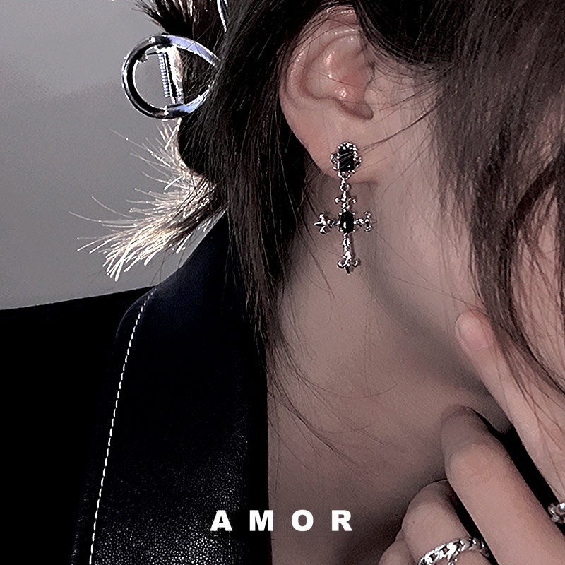 Anting Wanita Model Silang Gaya gothic Untuk Musim Gugur / Dingin