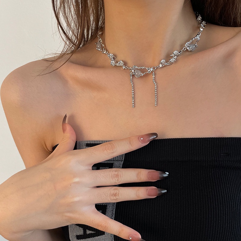 AY(CN) Kalung Choker Rantai Klavikula Desain Bunga Rambat Rumbai Permata Warna Silver Gaya Korea Untuk Wanita