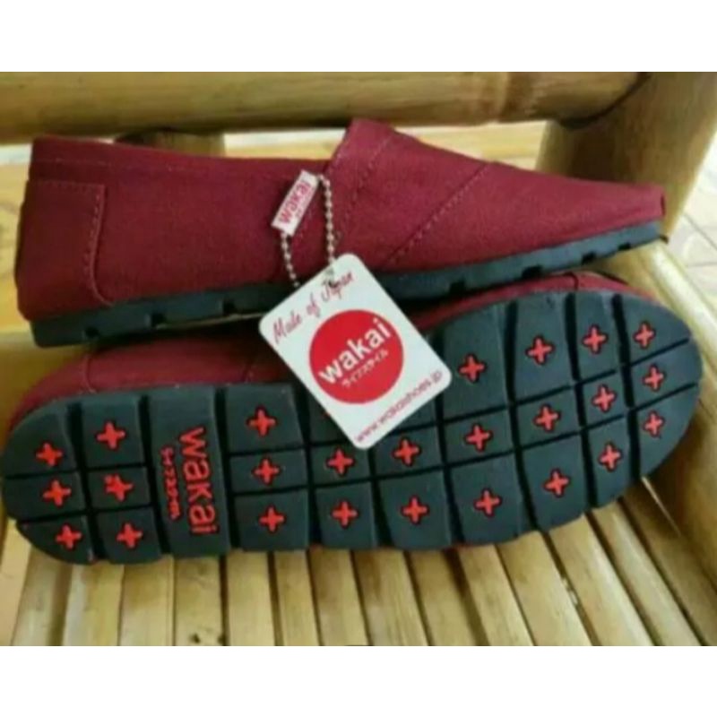 [ Size 36-43 ] Sepatu wakai label vietnam pria dan wanita terlengkap SEPATU WAKAI MURAH MAROON