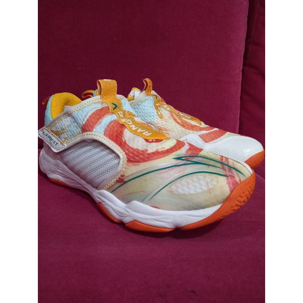 sepatu lining ranger v