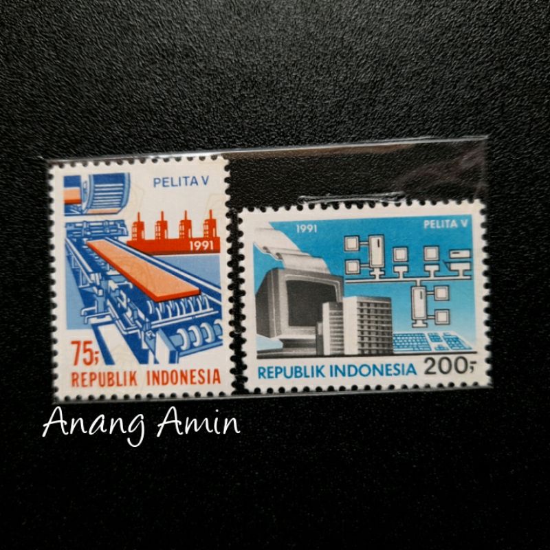 

LOT.44 PRANGKO INDONESIA I-404 2V PELITA V 1991 KOMPLIT SET